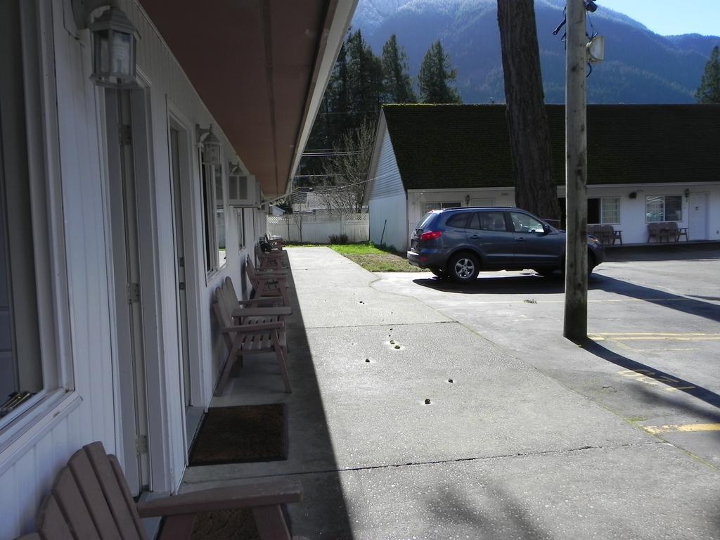 Skagit Motel Хоуп Екстериор снимка