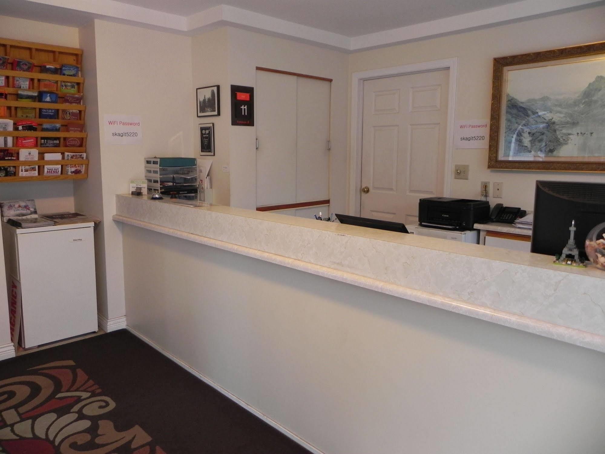 Skagit Motel Хоуп Екстериор снимка